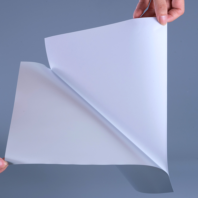 50mic matzilveren PET-labelmaterialen Film met acrylkleefstof op waterbasis voor UV-inkjetprinten