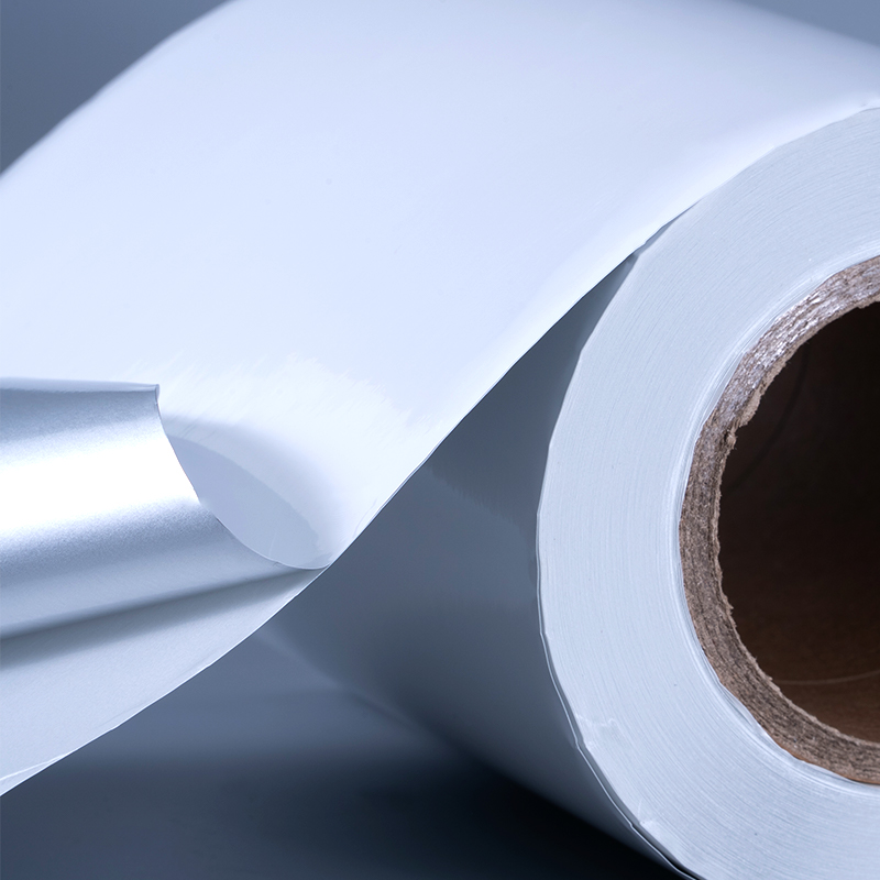 25mic glanzend wit gealuminiseerd polyesterfilm zelfklevend label met acrylkleefstof op waterbasis voor inkjetprinten